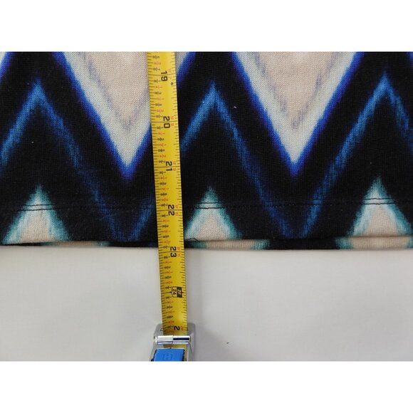 Chicos Blue Black Chevron Zig Zag Stretch Knit Top Size 1 Med Boat Neck - Picture 7 of 11